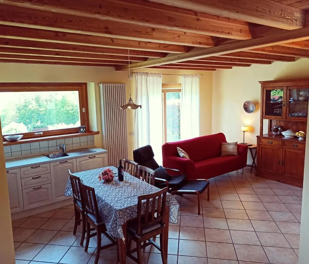 Casa Il Tiglio Affacciata Sul Lago Di Como Colico Prázdninový dům